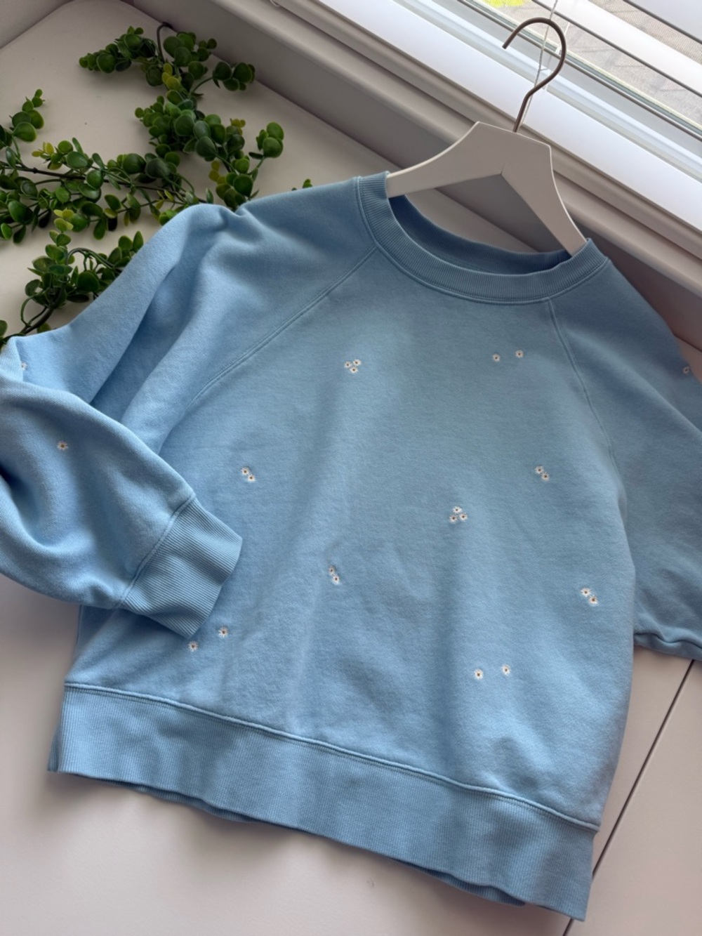 Old Navy So Comfy Light Blue Floral Embroidered Sweatshirt Size Small